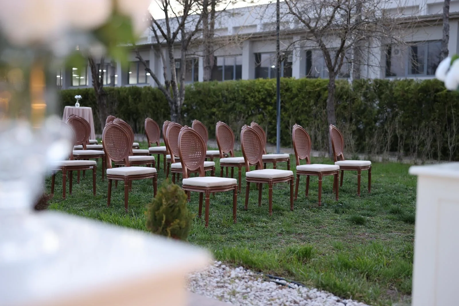 Kahverengi Hazeran Sandalye Ankara ekipman kiralama fotoğrafı